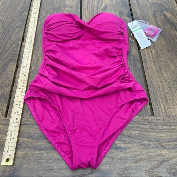 Anne Cole Front Twist Berry Pink One Piece Swimsuit Size 6 NWT